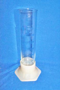 Preview: 250ml niedrige Form mit Fu&szlig;